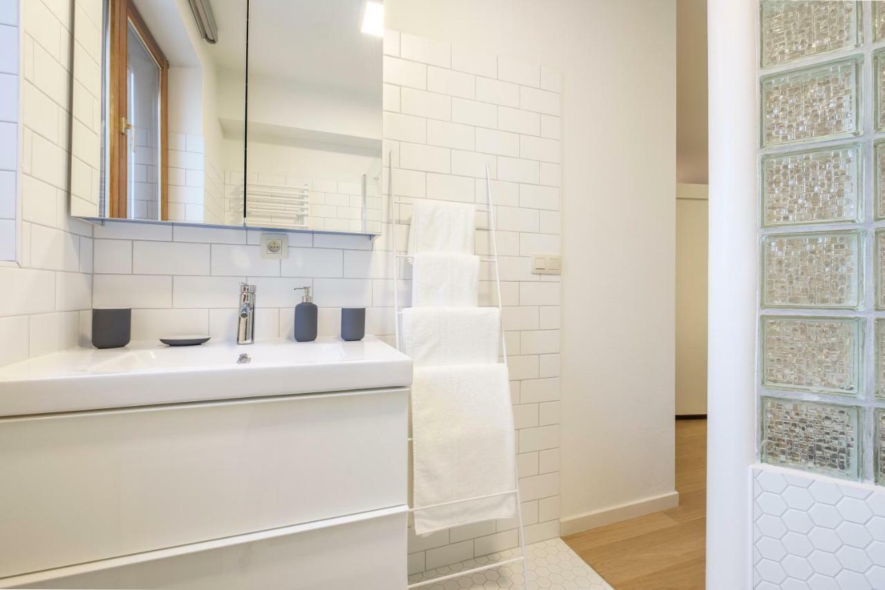 בריסל Functional Housings 2 Steps From Grand Place מראה חיצוני תמונה